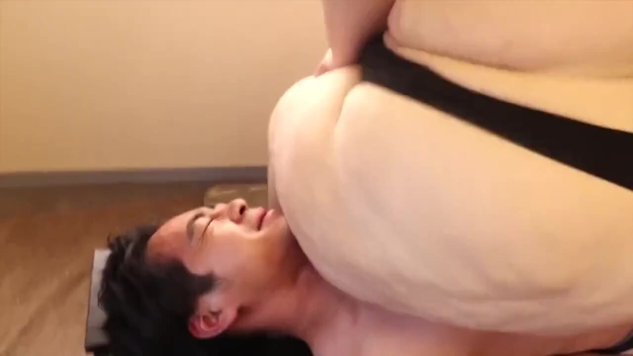 BBW Facesitting Squash: Power & Pleasure
