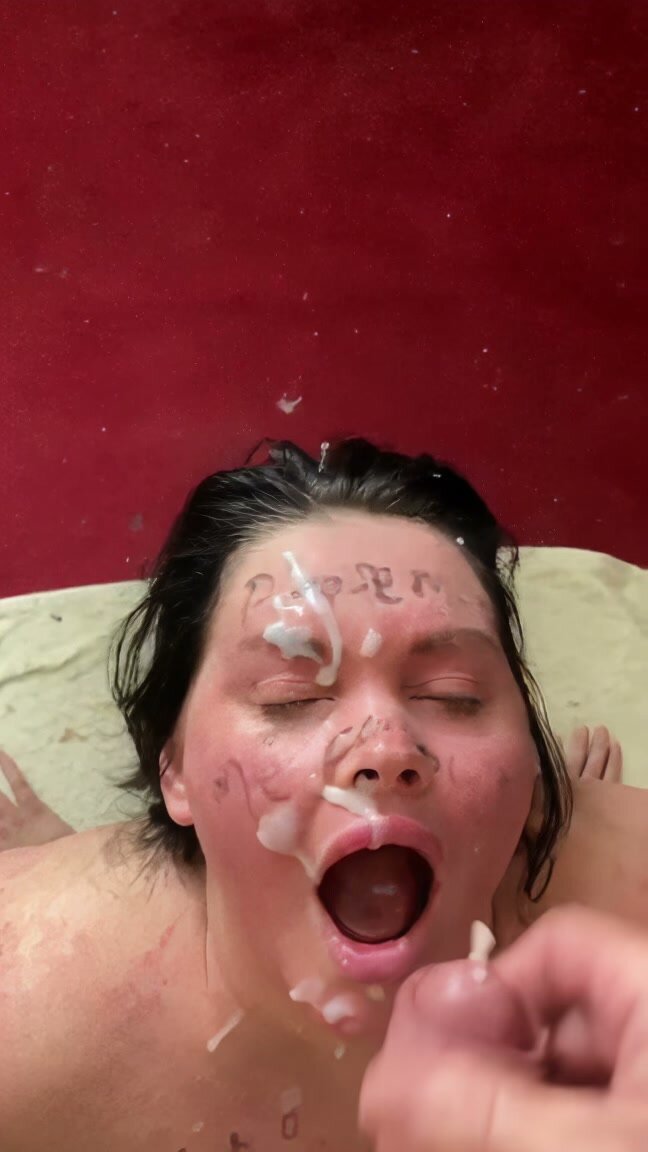 Thick Beauty Takes Cum on Her Face